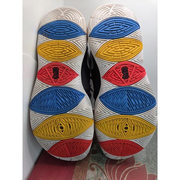Nike Kyrie 5 "Friends" Basketball Shoes Size 11 Clean No Box - Picture 14 of 15